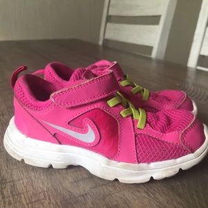 Toddler 10 Nike tiny shoes